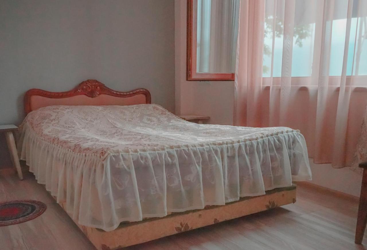 Ana-Maria Bnb Tat'ev Exterior photo